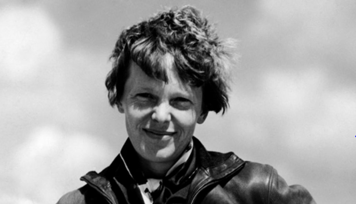 Amelia Earhart intentó dar la vuelta al mundo en avión