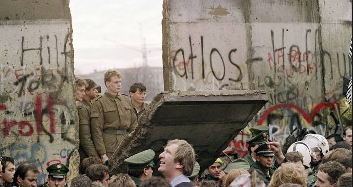 9 Noviembre 1989 Cae el muro de Berlín