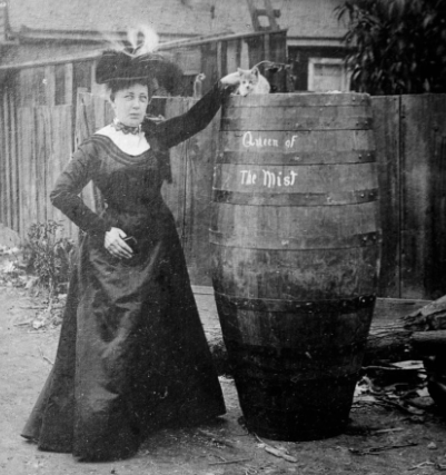 Annie Edson Taylor la primera persona que saltó las Cataratas del Niágara