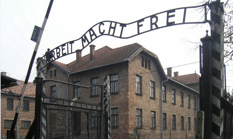 27 Enero 1945 el campo de concentración de Auschwitz es liberado