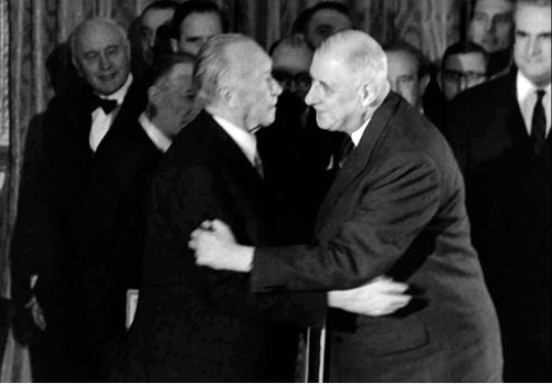22 Enero 1963 Alemania y Francia firman el Tratado del Elíseo