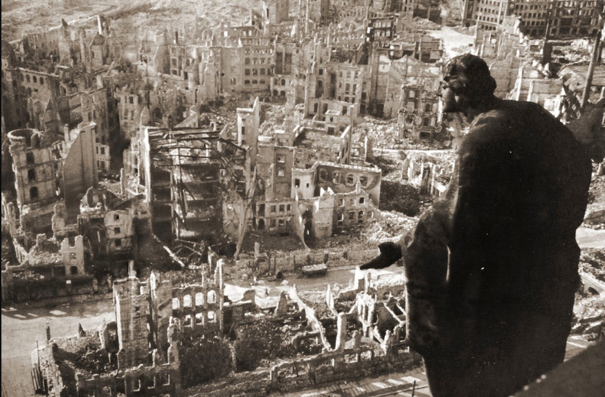 13 Febrero 1945 comienza el bombardeo de Dresde durante la Segunda Guerra Mundial