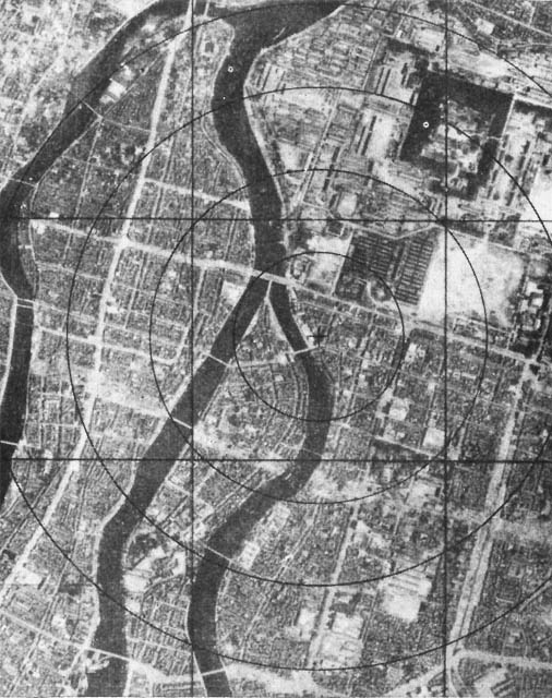 6 de agosto de 1945 En Hiroshima, Estados Unidos realiza el primer bombardeo nuclear de la historia