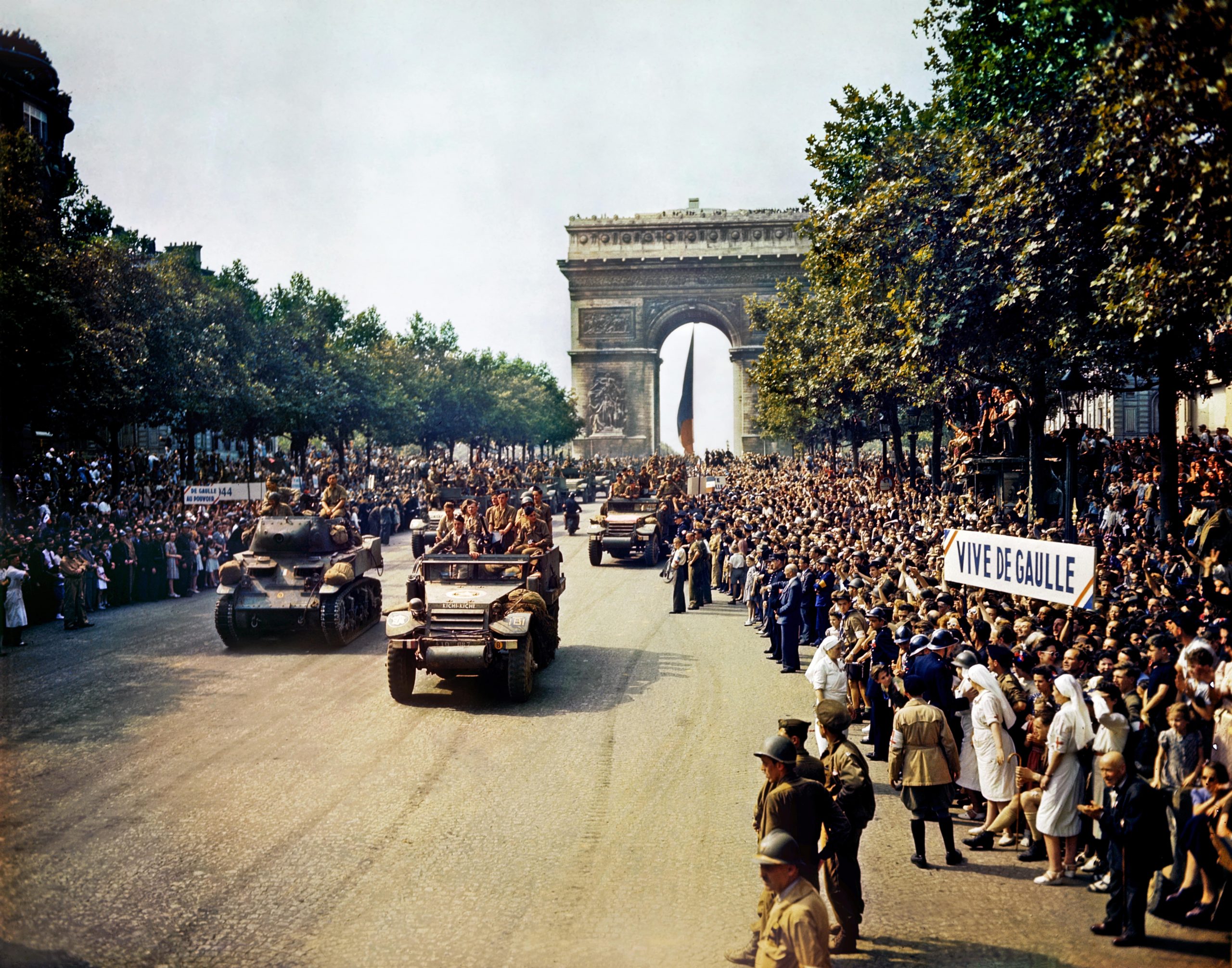 24 de agosto de 1944 París es liberada de la ocupación Nazi