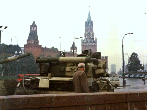 21 de agosto de 1991 Golpe de Estado en la Unión Soviética contra Mijaíl Gorbachov por la Perestroika y la Glasnost