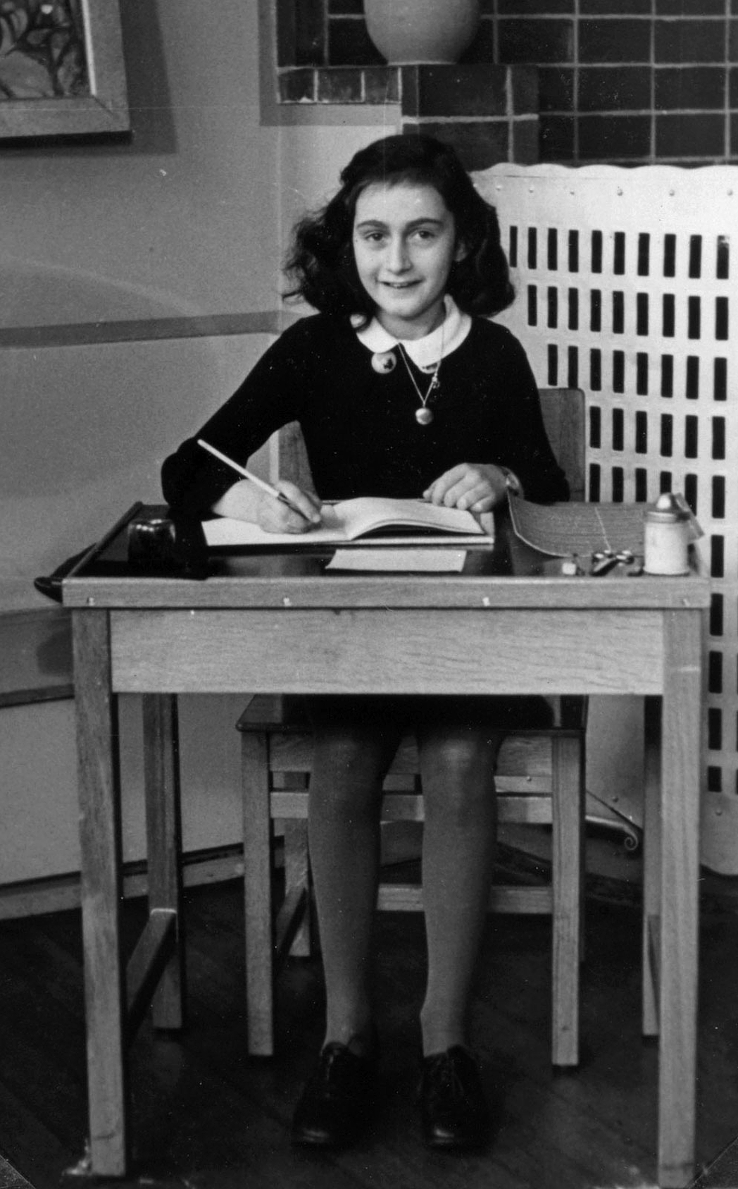 3 de septiembre de 1944 Anna Frank es internada en el Campo de Concentración de Auschwitz