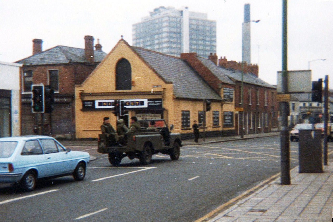 23 de noviembre de 1985 Ocurre una multitudinaria manifestación en el Úlster (Irlanda del Norte) contra los acuerdos bilaterales entre Londres y Dublín