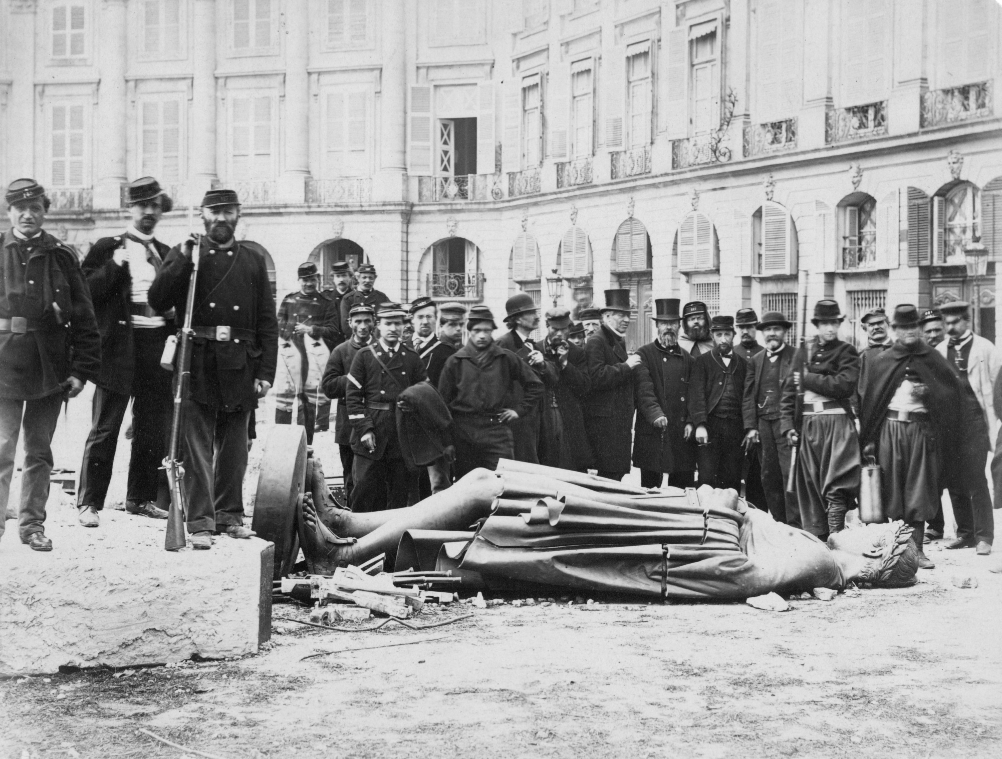 28 de marzo de 1871 En Francia se instalaba la 'Comuna de París'