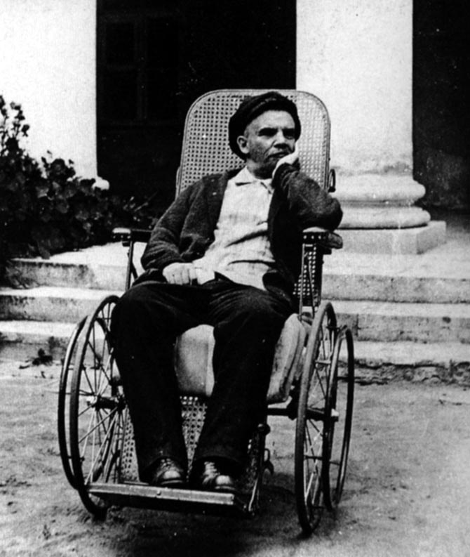 9 de marzo de 1923 Lenin se apartaba del poder en la URSS por enfermedad